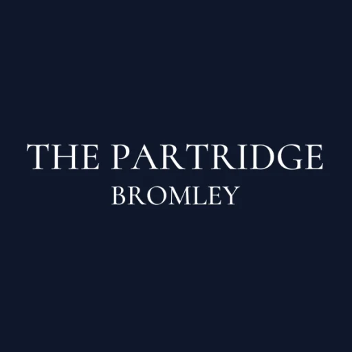 Logotipo de The Partridge